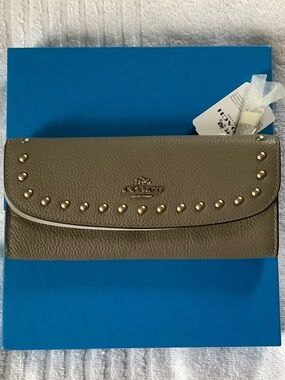 COACH Slim Envelope Wallet Gray Pebbled Leather With Rivets OS